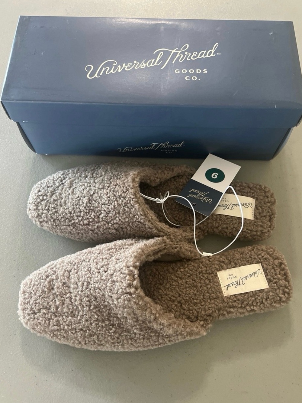 Universal Thread Sherpa Slide Slippers in Taupe Size 9 - Picture 2 of 6